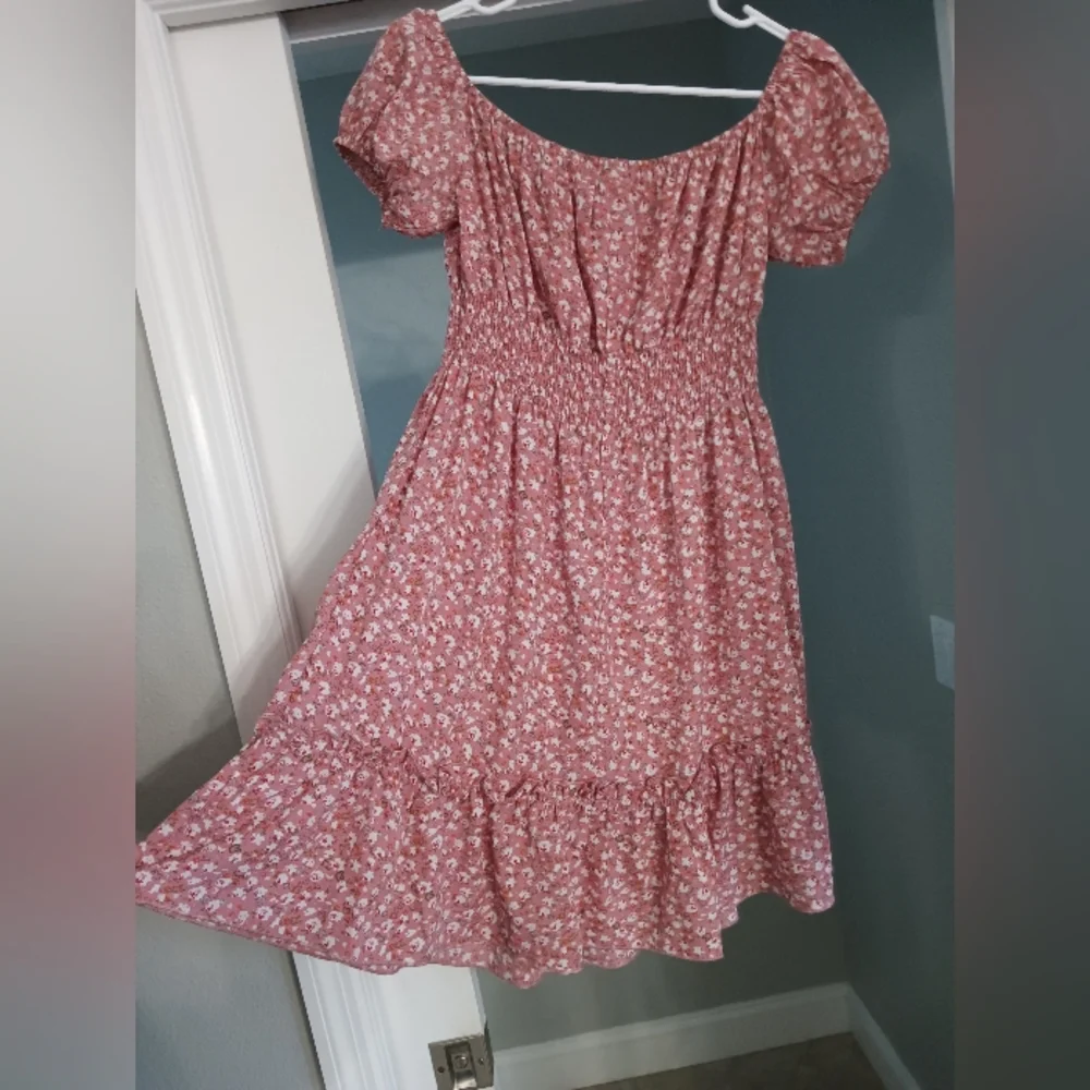 Short Sleeved Pink Short Dress - Picture 3 of 9